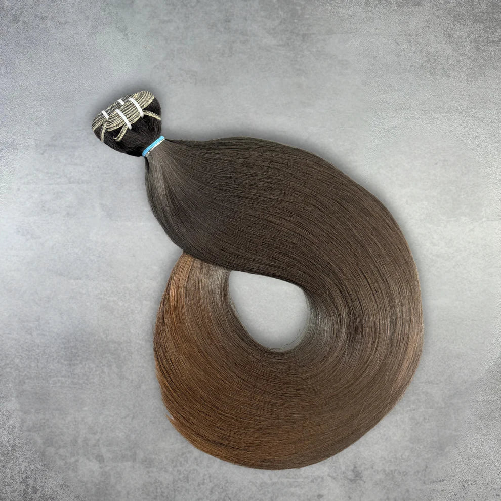 Gépi tresszelt (2.0-3.0) kazahsztáni vékonyszálú natúr barna póthaj